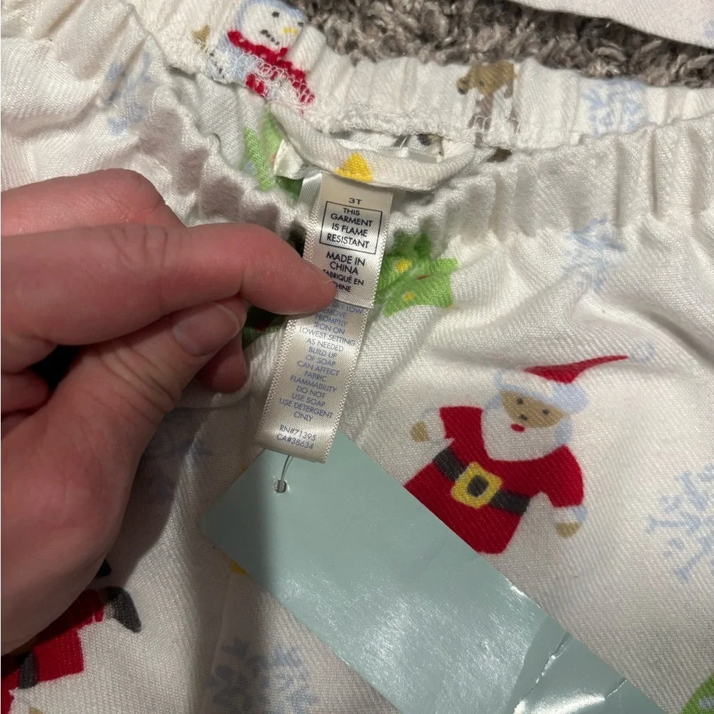 Pottery Barn Kids Santa and Snowflake Pajama Set Size 3T